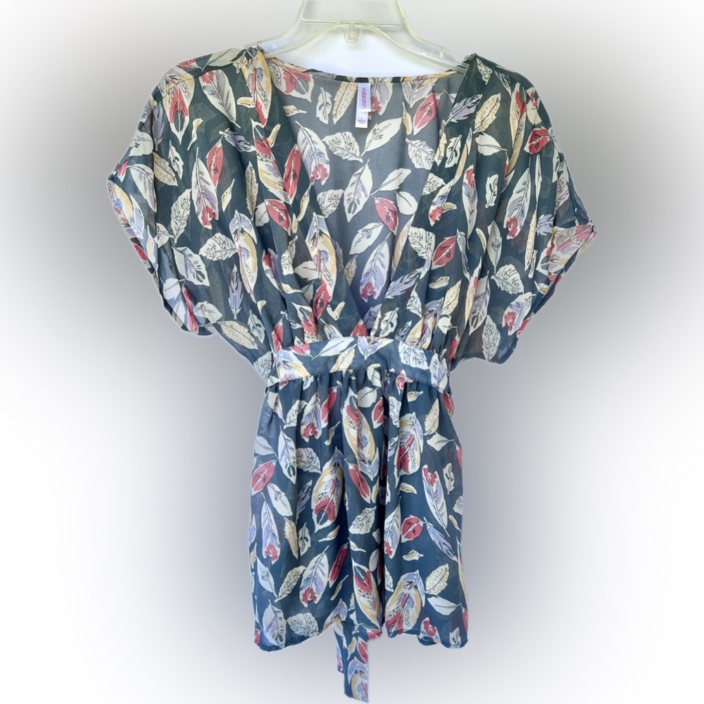 Xhileration for Target size L shear feather tie back blouse. Fun V-neck blouse.